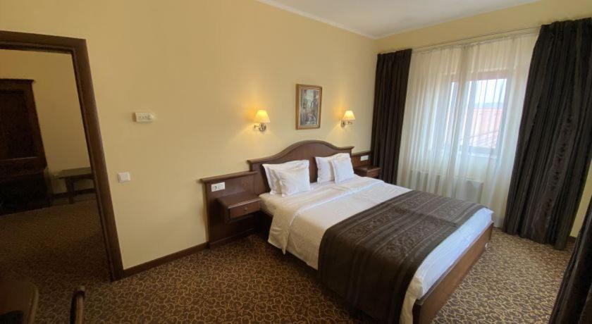 Hotel Leul De Aur Sebeş المظهر الخارجي الصورة